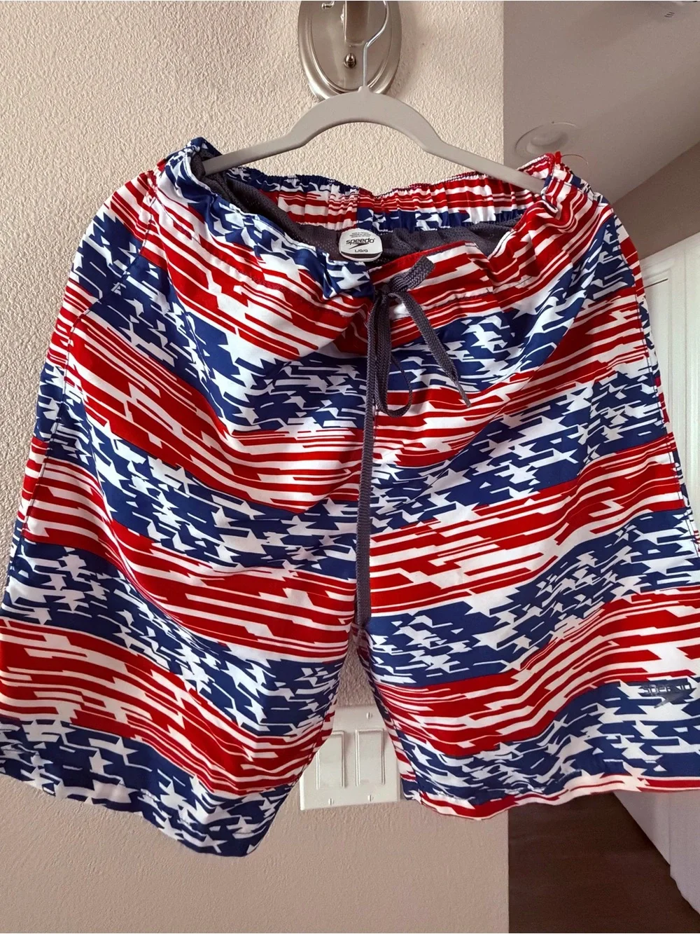 Men's USA Flag Graphic Print Swim Trunks (Size L)
